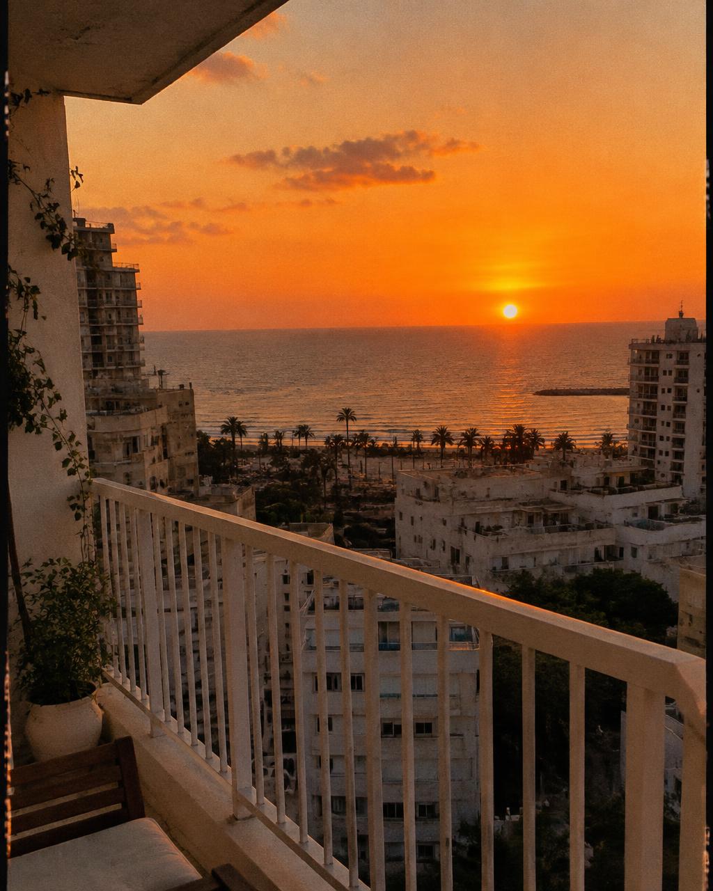 Sunset at the shore